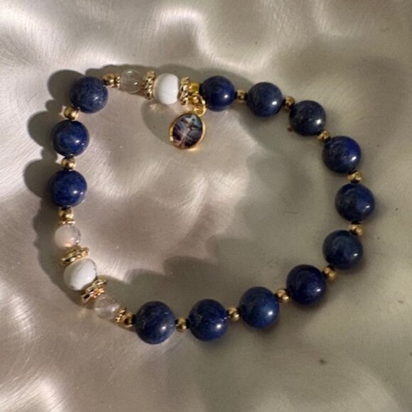 Elegant rosary beaded bracelet with religious charm comes in a gift box - Picture 1 of 6